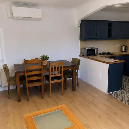Holiday home Cosy Rural Hideaway Explore Wicklow & Dublin 1bedroom *